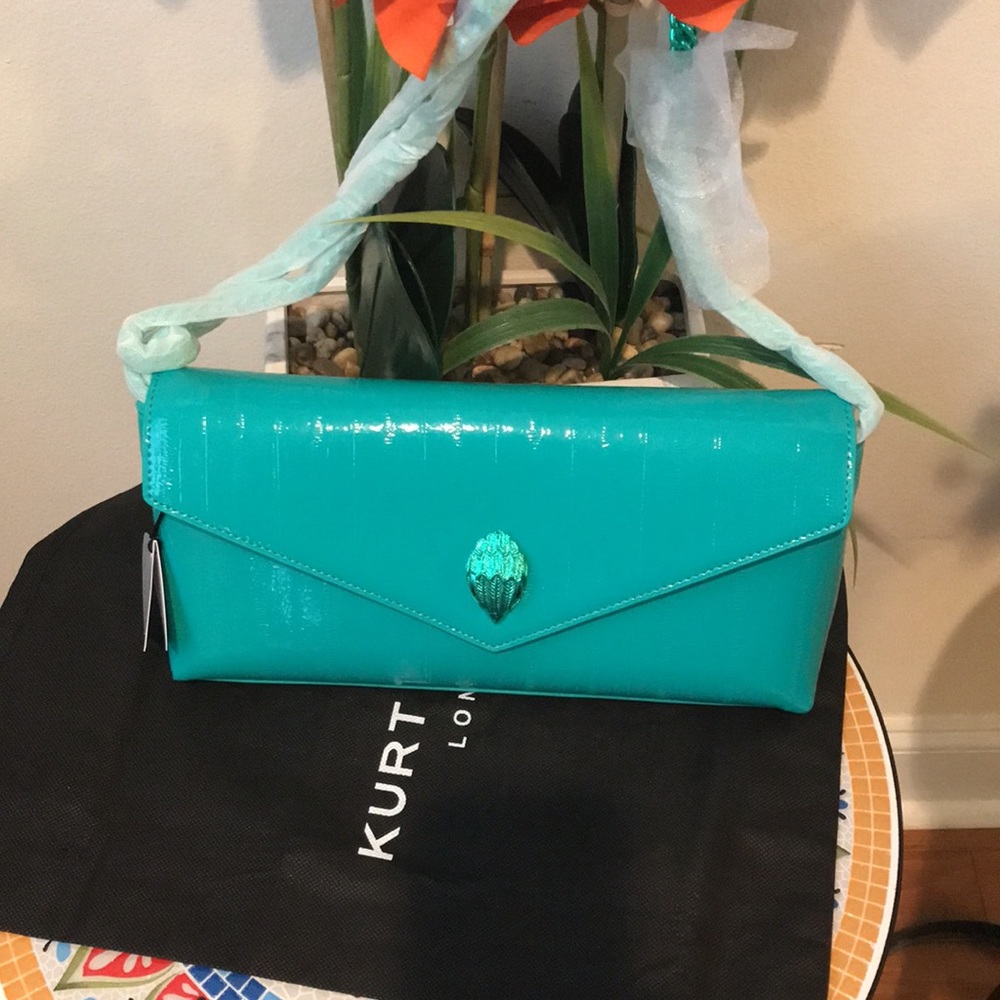 Kurt Geiger Landon Shoreditch Leather Envelope Clutch
KURT GEIGER LONDON - Picture 6 of 16